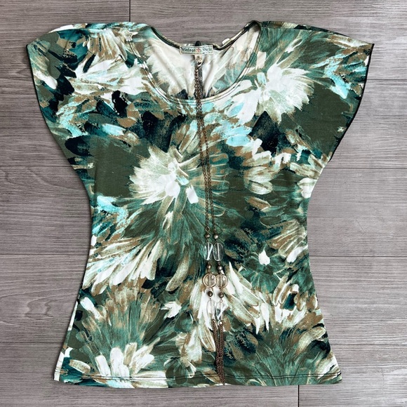 NWOT Y2K Green Floral Flutter Sleeve Top With Gold Necklace Vintage Suzie Size S - Picture 1 of 5